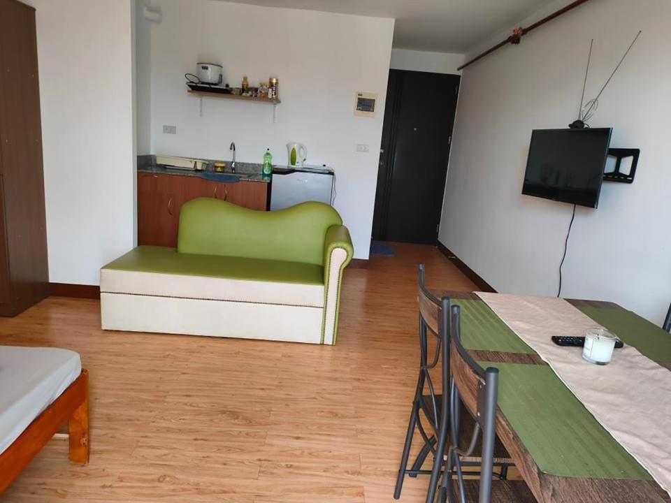 Huge Studio @ Arezzo Place Davao Condominium Eksteriør billede